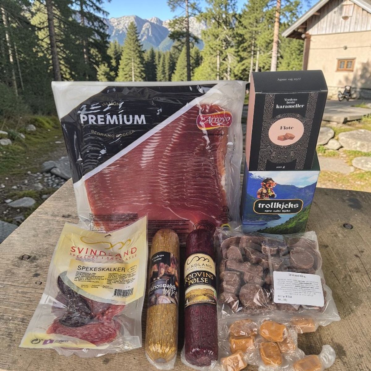 Populær 17Mai pakke med Serranoskinke 500g- spekepølse- smågodt og mer #3