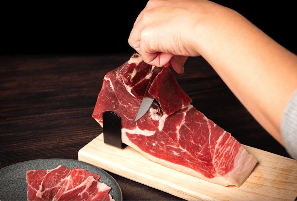 Serranoskinke 1kg - 15 mnd - GRØNN gaveeske m/kniv & stativ